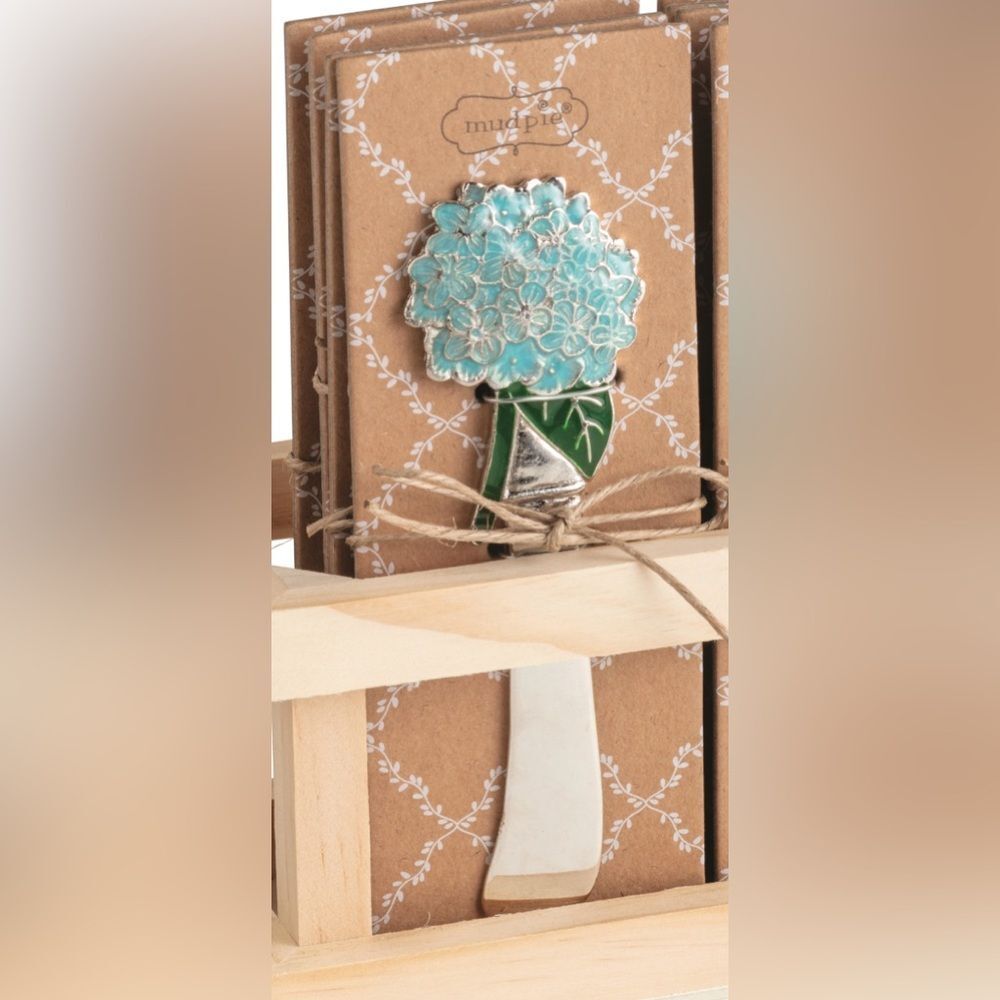 New Mud Pie Garden Flower Spreader